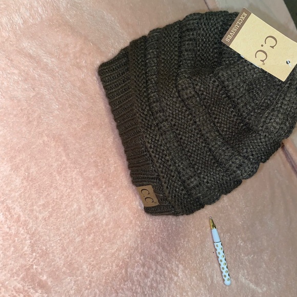 Cheveux Corp (C.C) BRAND NEW olive beanie - Picture 7 of 7